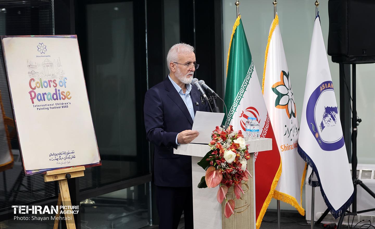 نمایشگاه-آثار-منتخب-فستیوال-بین-المللی-نقاشی-کودکان-رنگ-بهشت-35