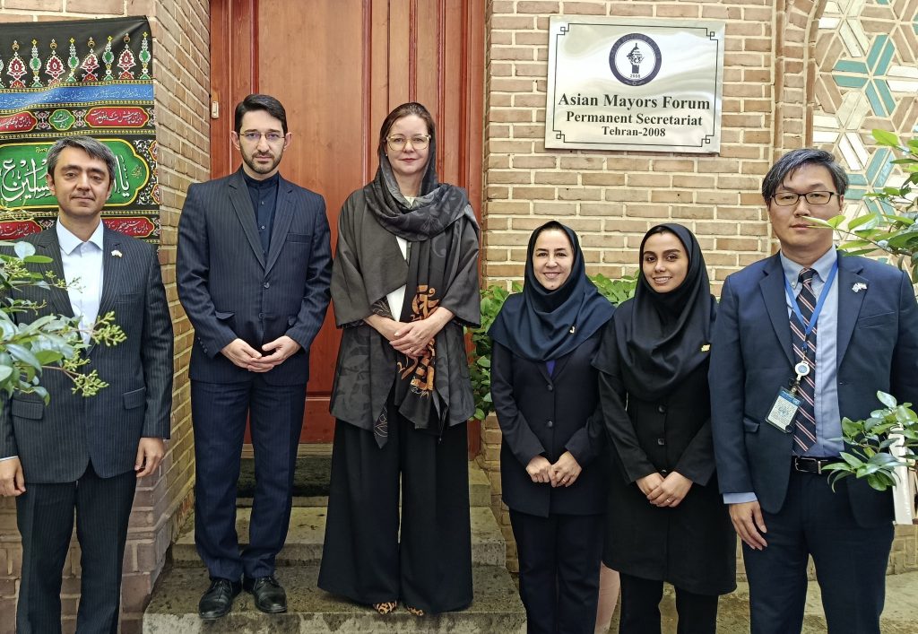 Secretary General hosts UN representative to Iran