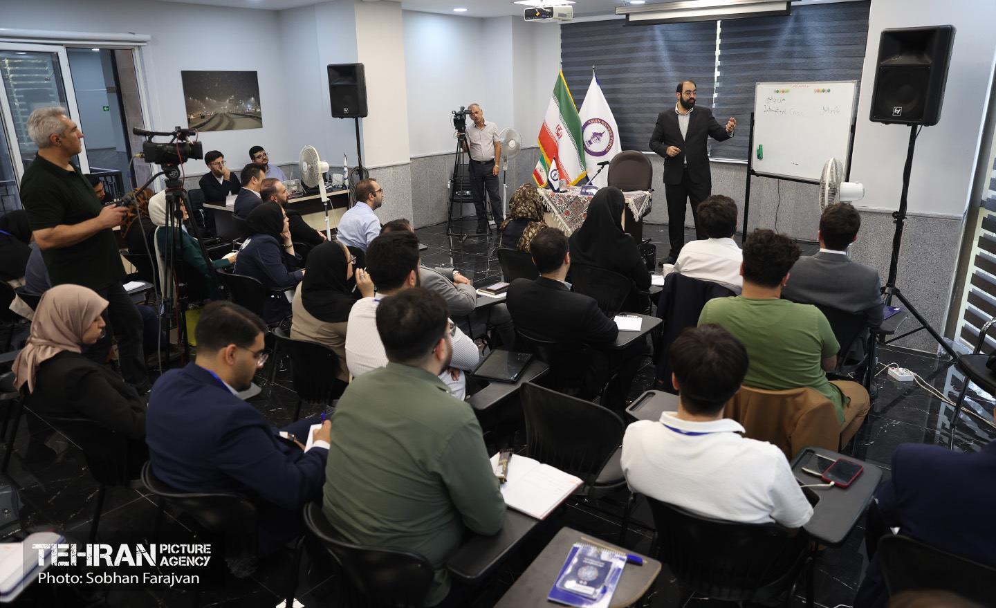دومین-دوره-پیشرفته-مدرسه-دیپلمات-های-جوان-3-16